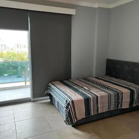 Appartamento Studio Royal Trikomo