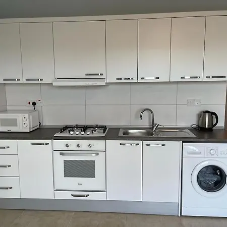 Studio Royal Trikomo